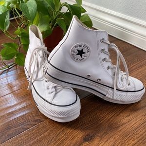 WHITE LEATHER HIGH TOP CONVERSE 🤍💫 SIZE US 8